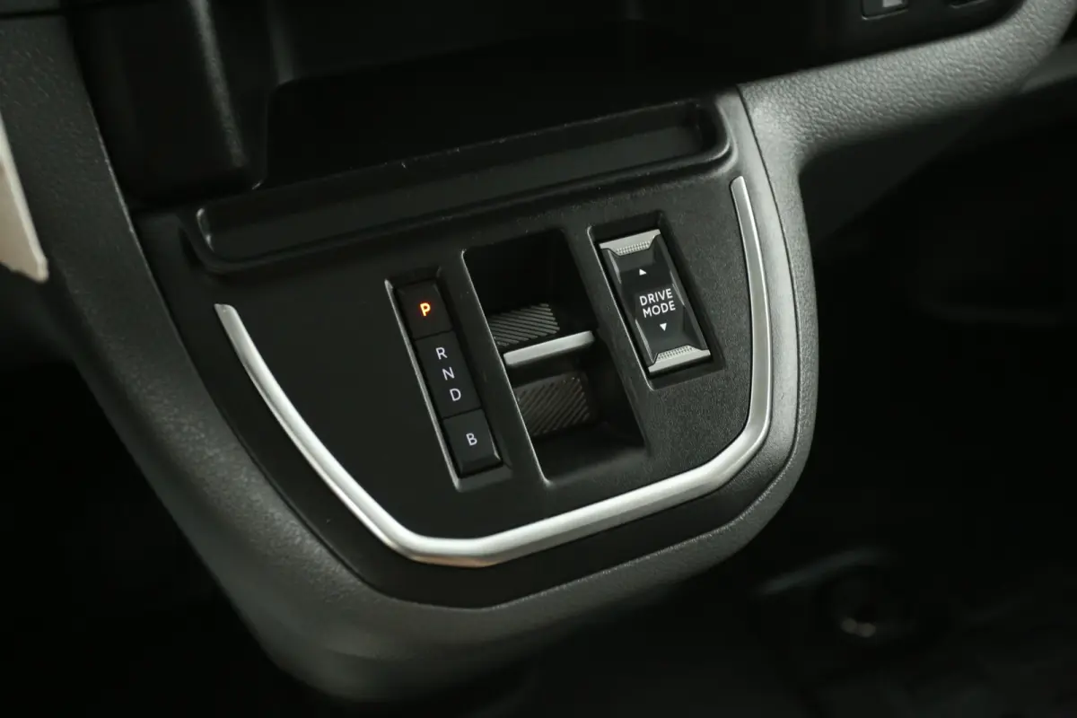 75 kWh L2H1 Long Range | Snelladen | SOH 96% | Airco | Cruise | Camera | Carplay | 3 Zits | 2xSchuifdeur