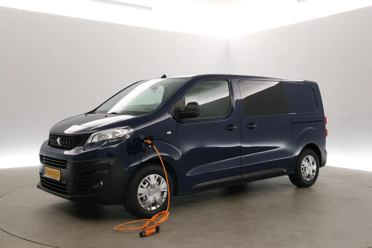 75 kWh L2H1 Long Range | Snelladen | SOH 96% | Airco | Cruise | Camera | Carplay | 3 Zits | 2xSchuifdeur