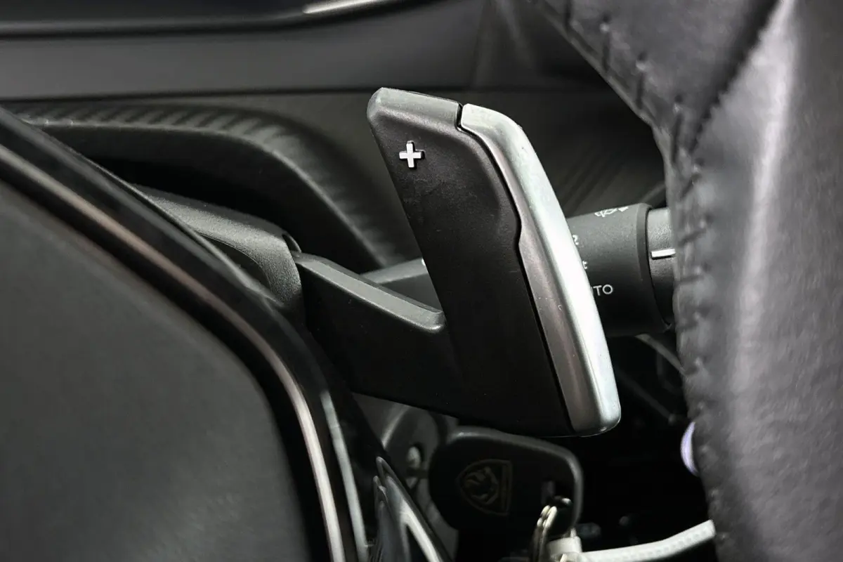 1.2 Hybrid 100 e-DCS6 Allure NL Auto Apple CarPlay Parkeersensoren