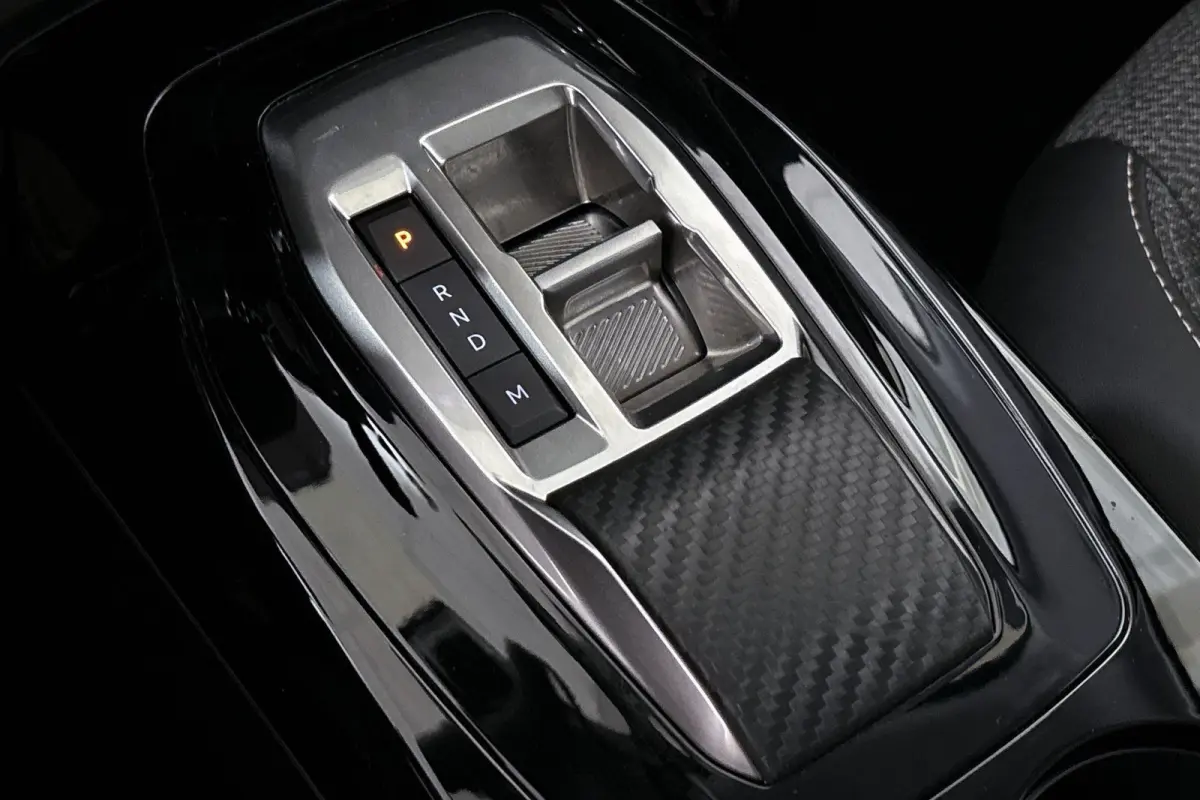 1.2 Hybrid 100 e-DCS6 Allure NL Auto Apple CarPlay Parkeersensoren