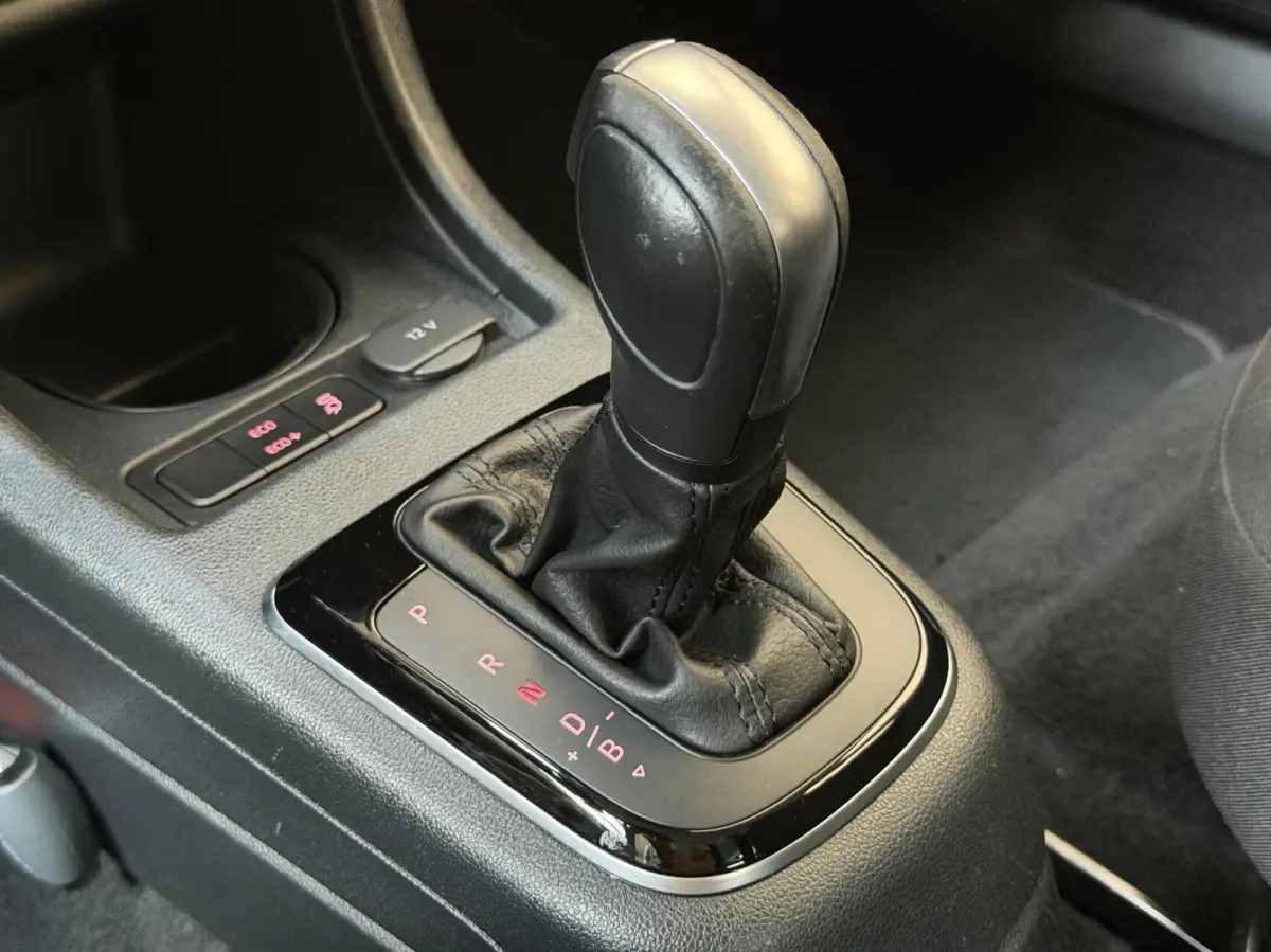 electric SoH 88,14% | Cruise control | Climate control | Metaalkleur | Lichtmetalen velgen | Voorruitverwarming | Stoelverwarming | Parkeersensoren achter