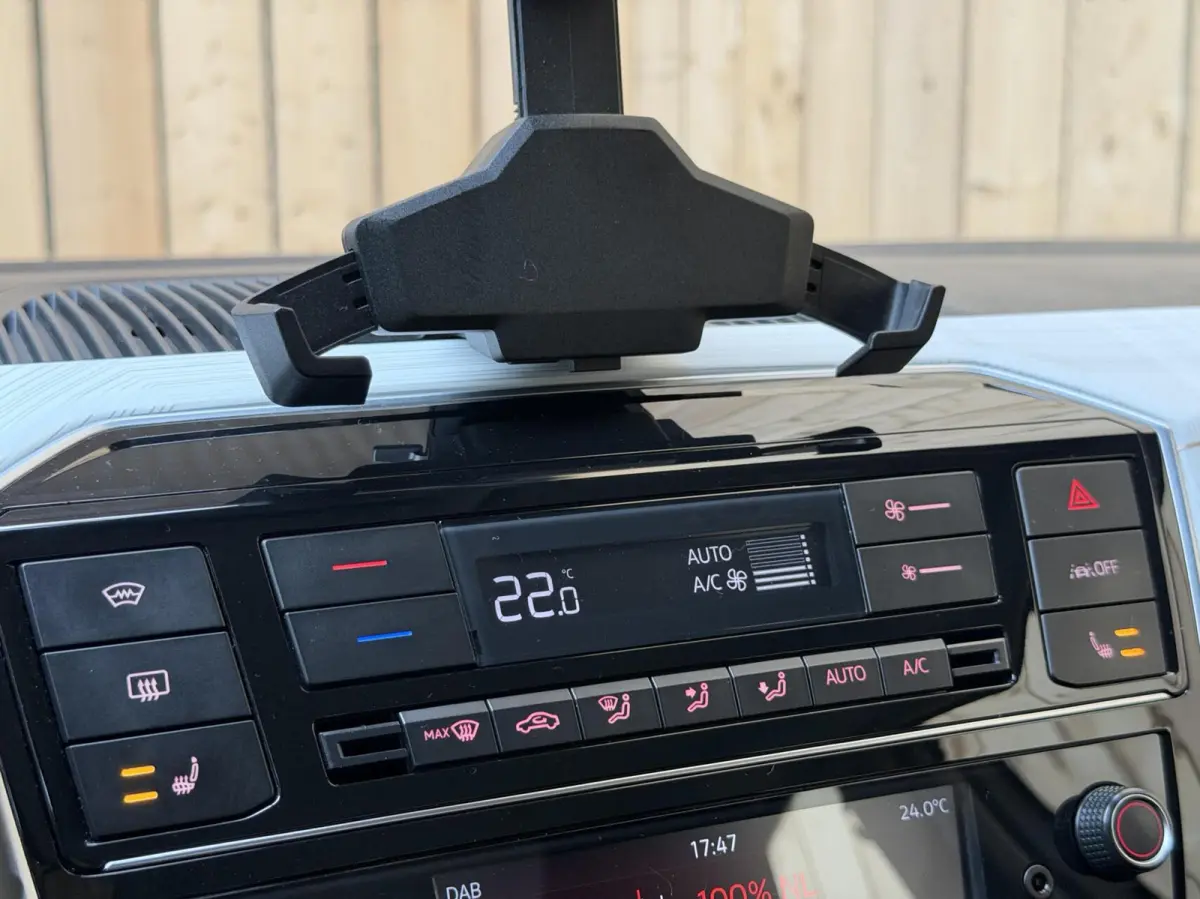 electric SoH 88,14% | Cruise control | Climate control | Metaalkleur | Lichtmetalen velgen | Voorruitverwarming | Stoelverwarming | Parkeersensoren achter