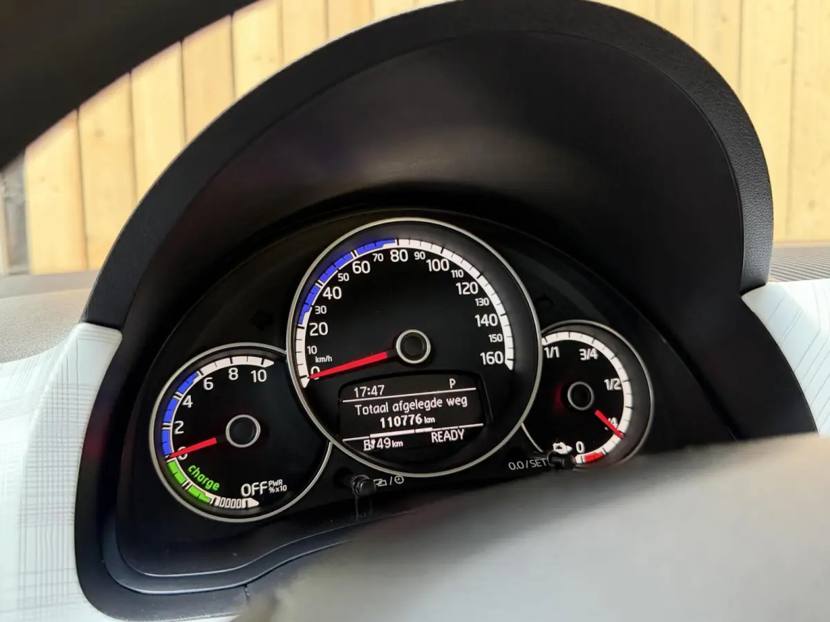 electric SoH 88,14% | Cruise control | Climate control | Metaalkleur | Lichtmetalen velgen | Voorruitverwarming | Stoelverwarming | Parkeersensoren achter