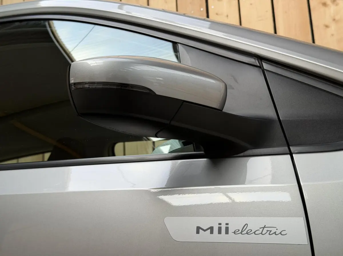 electric SoH 88,14% | Cruise control | Climate control | Metaalkleur | Lichtmetalen velgen | Voorruitverwarming | Stoelverwarming | Parkeersensoren achter