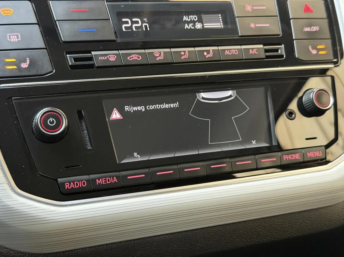 electric SoH 88,14% | Cruise control | Climate control | Metaalkleur | Lichtmetalen velgen | Voorruitverwarming | Stoelverwarming | Parkeersensoren achter