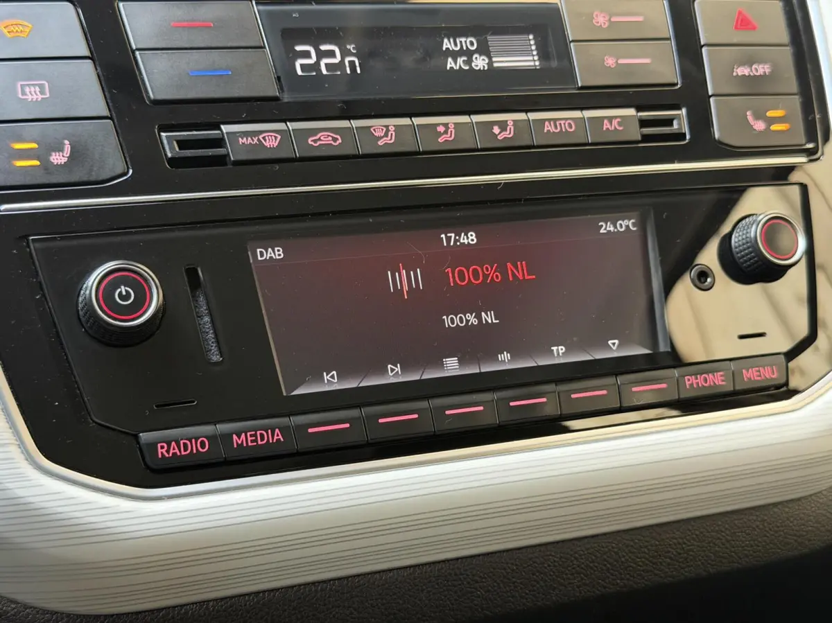 electric SoH 88,14% | Cruise control | Climate control | Metaalkleur | Lichtmetalen velgen | Voorruitverwarming | Stoelverwarming | Parkeersensoren achter