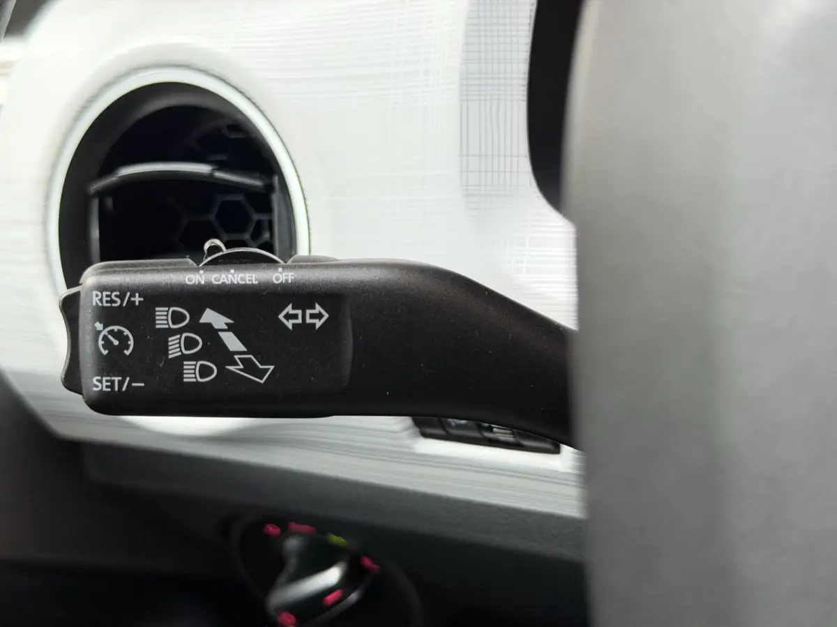 electric SoH 88,14% | Cruise control | Climate control | Metaalkleur | Lichtmetalen velgen | Voorruitverwarming | Stoelverwarming | Parkeersensoren achter