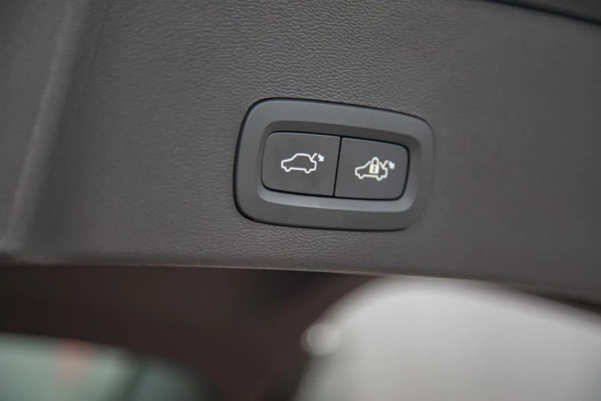 2.0 B3 Core MY2026|Leder|Keyless|PDC|Camera|Carplay