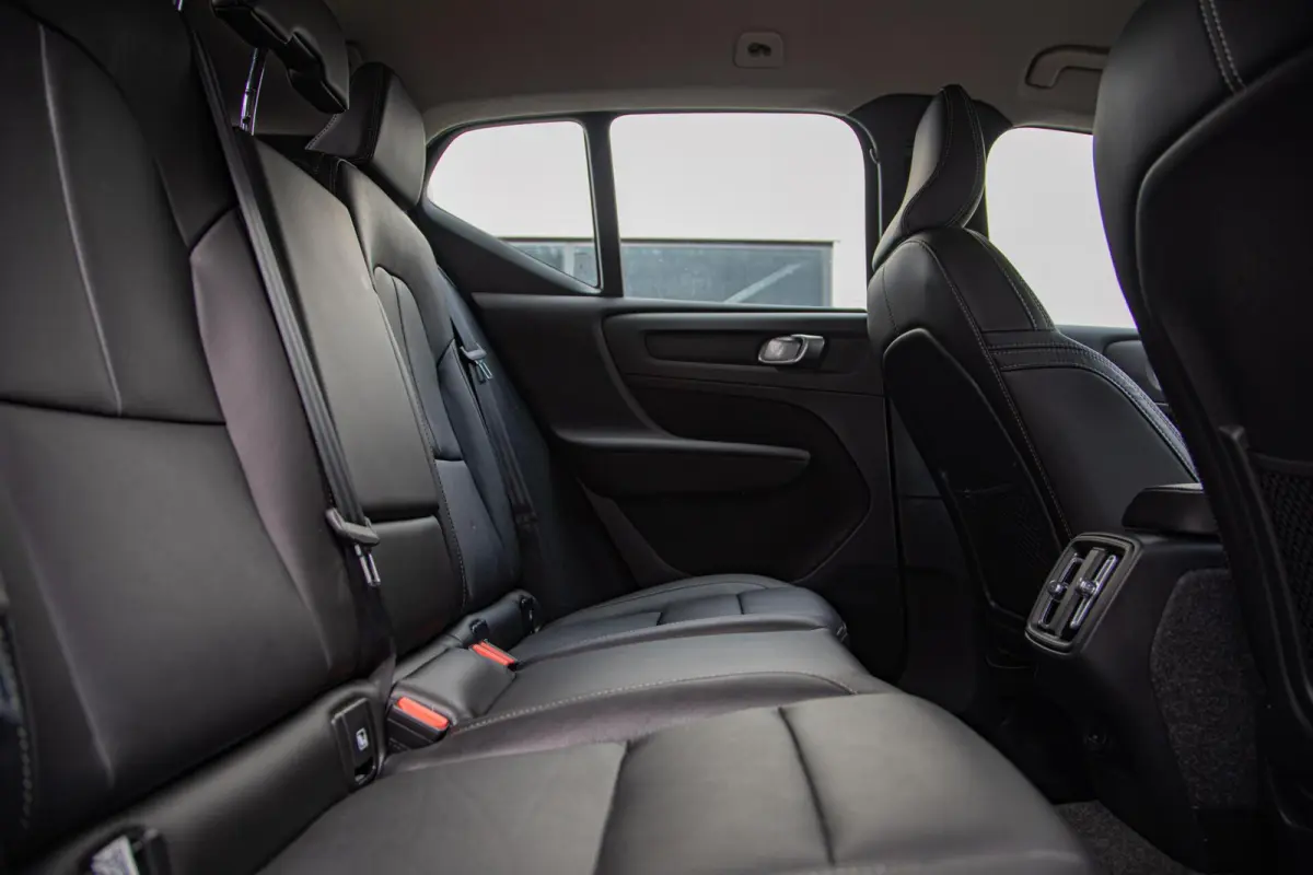 2.0 B3 Core MY2026|Leder|Keyless|PDC|Camera|Carplay