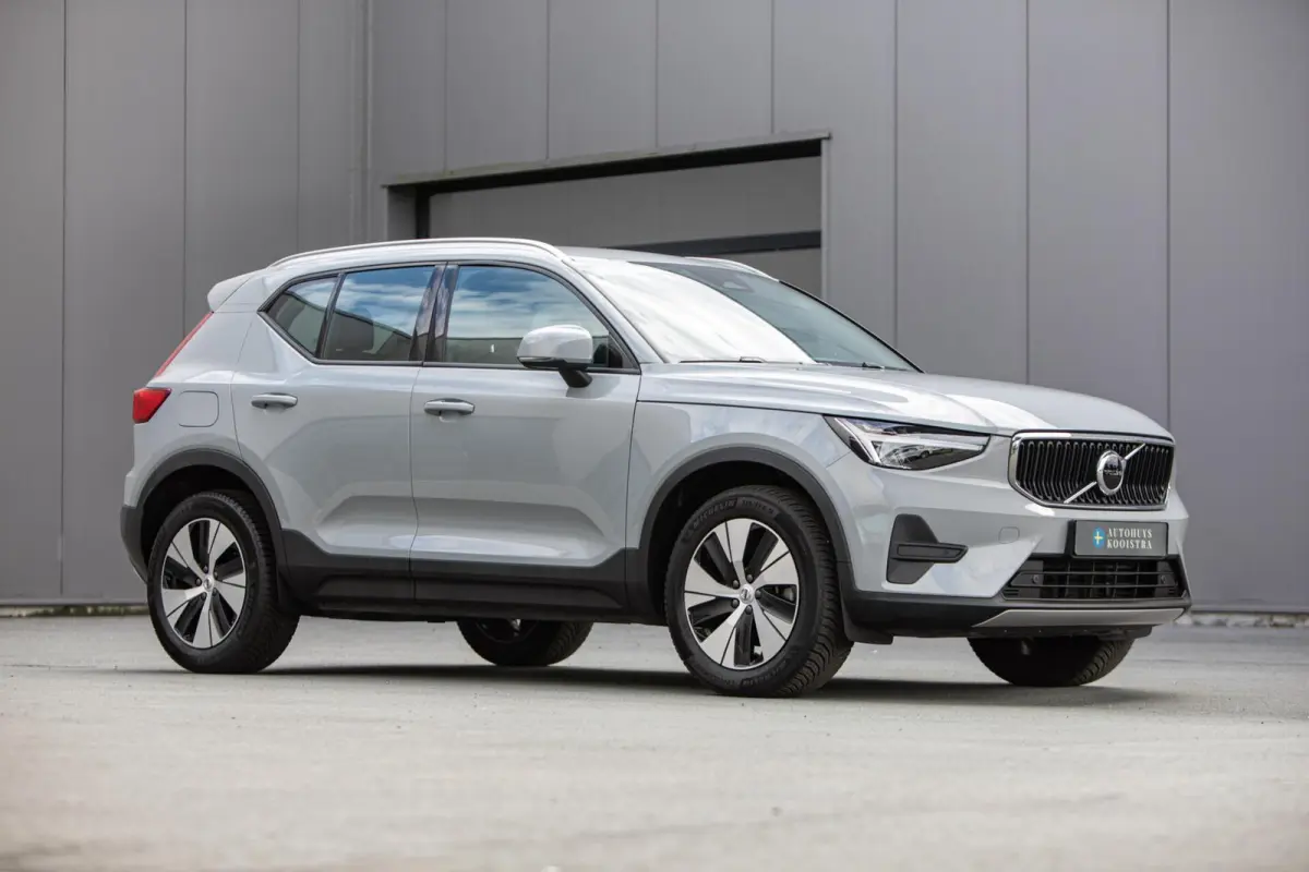 2.0 B3 Core MY2026|Leder|Keyless|PDC|Camera|Carplay