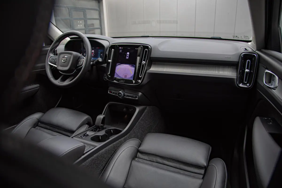 2.0 B3 Core MY2026|Leder|Keyless|PDC|Camera|Carplay