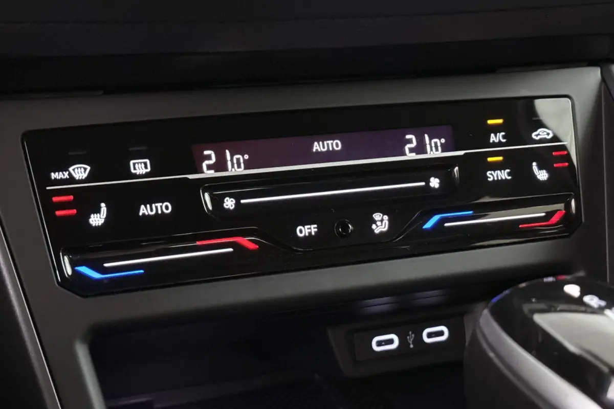 1.0 TSI R-Line Business DSG Automaat Achteruitrijcamera Apple CarPlay