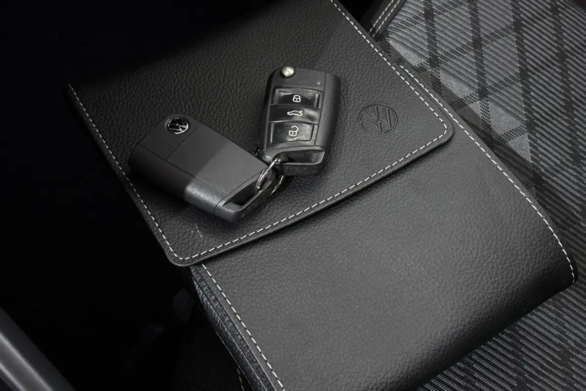 1.0 TSI R-Line Business DSG Automaat Achteruitrijcamera Apple CarPlay