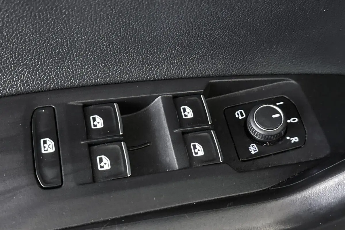 1.0 TSI R-Line Business DSG Automaat Achteruitrijcamera Apple CarPlay