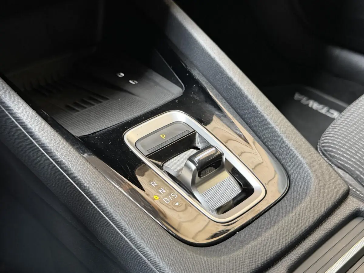 1.5 TSI First Edition Automaat | Apple CarPlay/Android Auto | Achteruitrijcamera | Cruise & climate control | LED koplampen | Stoel- en stuurwielverwarming | Rijstrooksensor | Parkeersensore