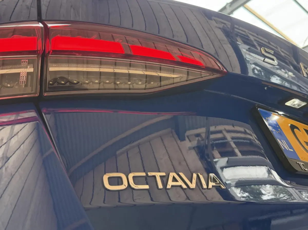 1.5 TSI First Edition Automaat | Apple CarPlay/Android Auto | Achteruitrijcamera | Cruise & climate control | LED koplampen | Stoel- en stuurwielverwarming | Rijstrooksensor | Parkeersensore