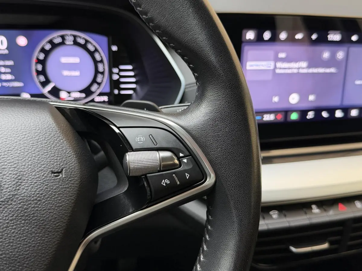 1.5 TSI First Edition Automaat | Apple CarPlay/Android Auto | Achteruitrijcamera | Cruise & climate control | LED koplampen | Stoel- en stuurwielverwarming | Rijstrooksensor | Parkeersensore
