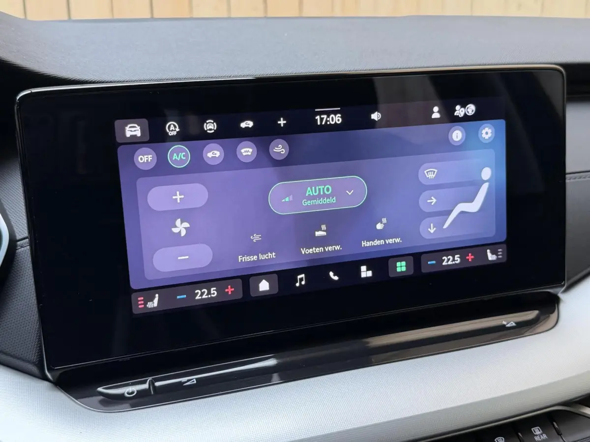 1.5 TSI First Edition Automaat | Apple CarPlay/Android Auto | Achteruitrijcamera | Cruise & climate control | LED koplampen | Stoel- en stuurwielverwarming | Rijstrooksensor | Parkeersensore