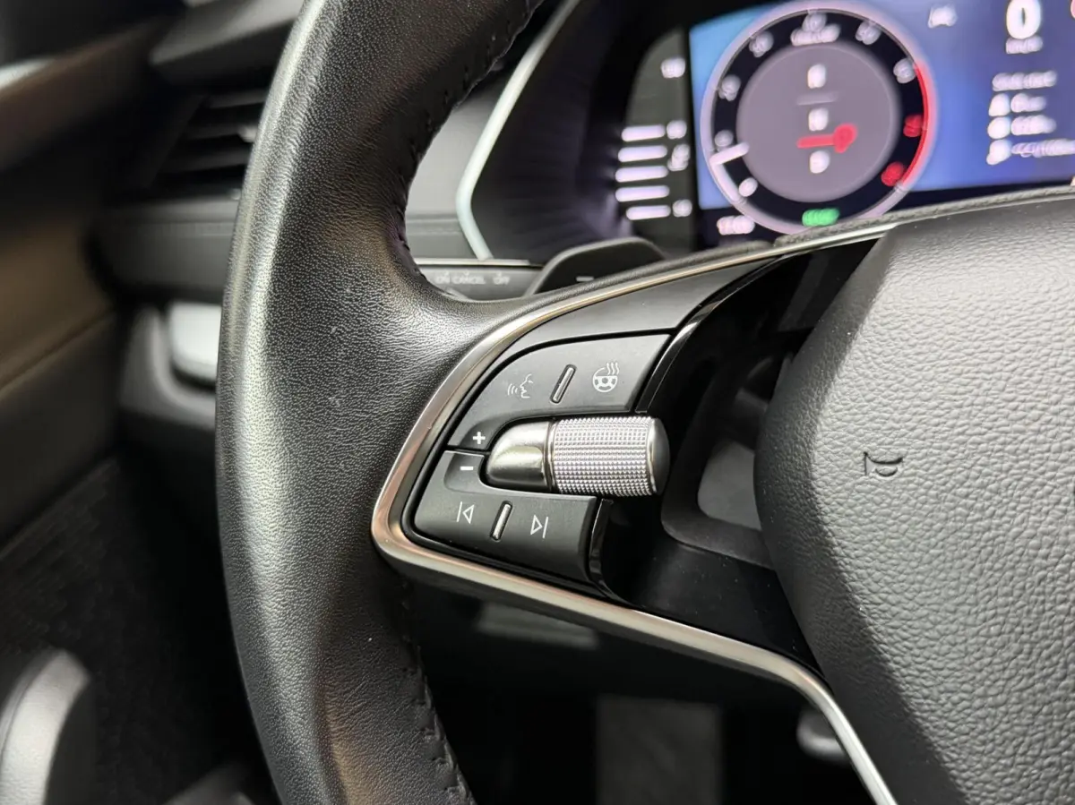 1.5 TSI First Edition Automaat | Apple CarPlay/Android Auto | Achteruitrijcamera | Cruise & climate control | LED koplampen | Stoel- en stuurwielverwarming | Rijstrooksensor | Parkeersensore