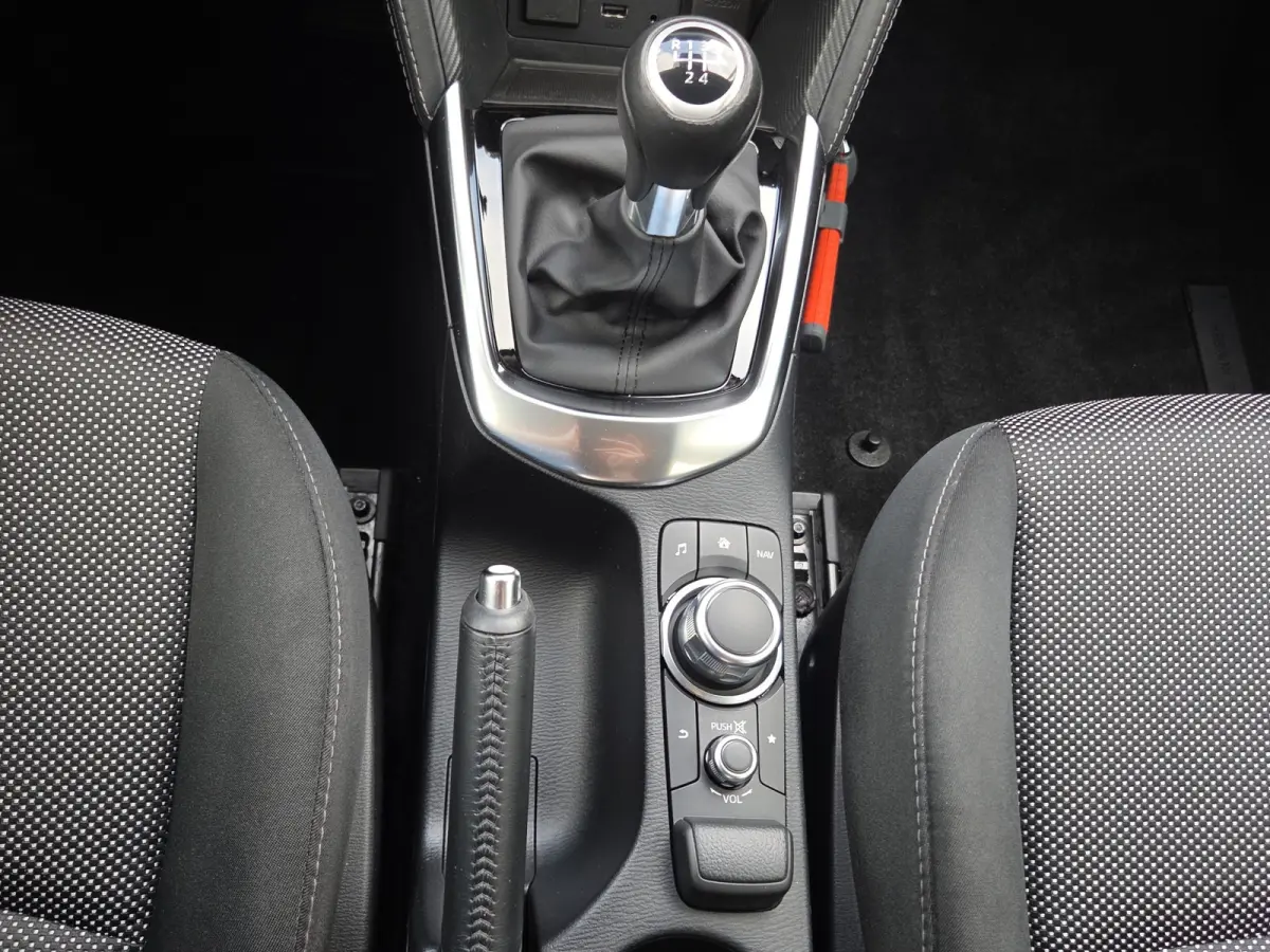 1.5 Skyactiv-G GT-M Stoelverwarming | Head-up Display | Camera | Climate control | Full map navigatie |
