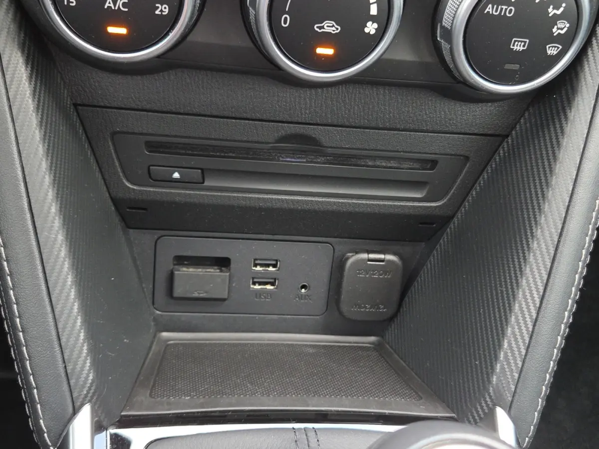 1.5 Skyactiv-G GT-M Stoelverwarming | Head-up Display | Camera | Climate control | Full map navigatie |