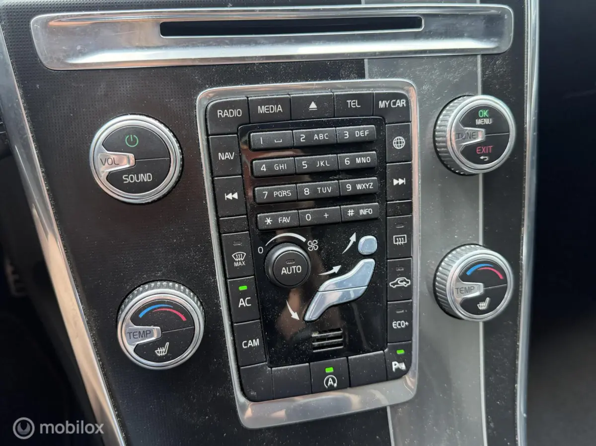 2.0 T5 R-Design NL-AUTO / DEALER HISTORIE / PANO