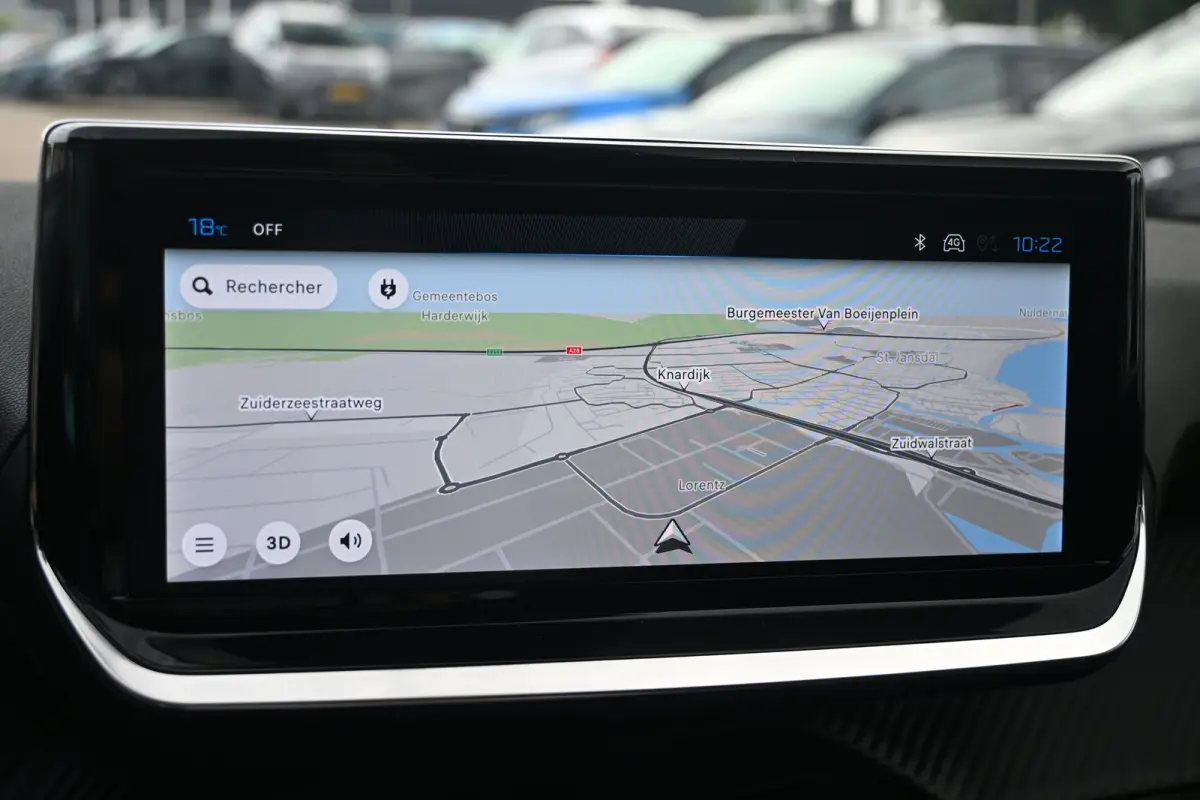 Business tot 8 Jaar garantie! | Climate Control | Dashboard in zacht materiaal met carboneffect en hoogglans zwarte sierstrip | Extra getinte achterste zijruiten en achterruit