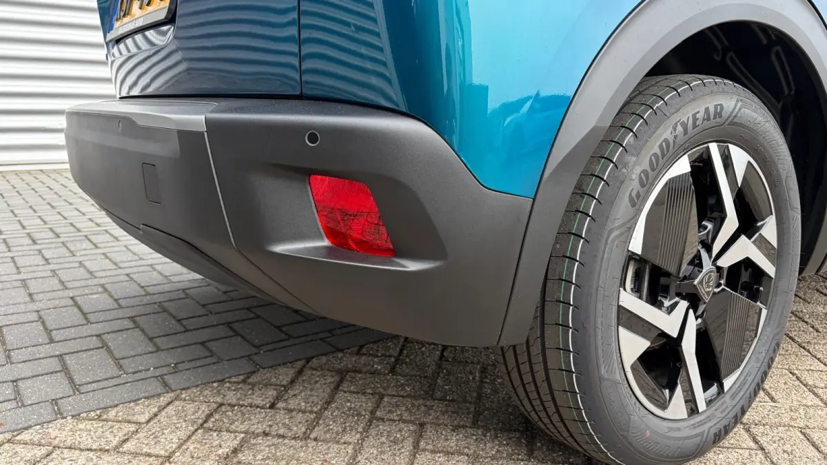 Allure | Active Safety Brake met camera en radar (automatisch noodremsysteem) met Distance Alert (waarschuwing dreigende aanrijding) | Advanced Active Safety Brake met camera en radar | Clim