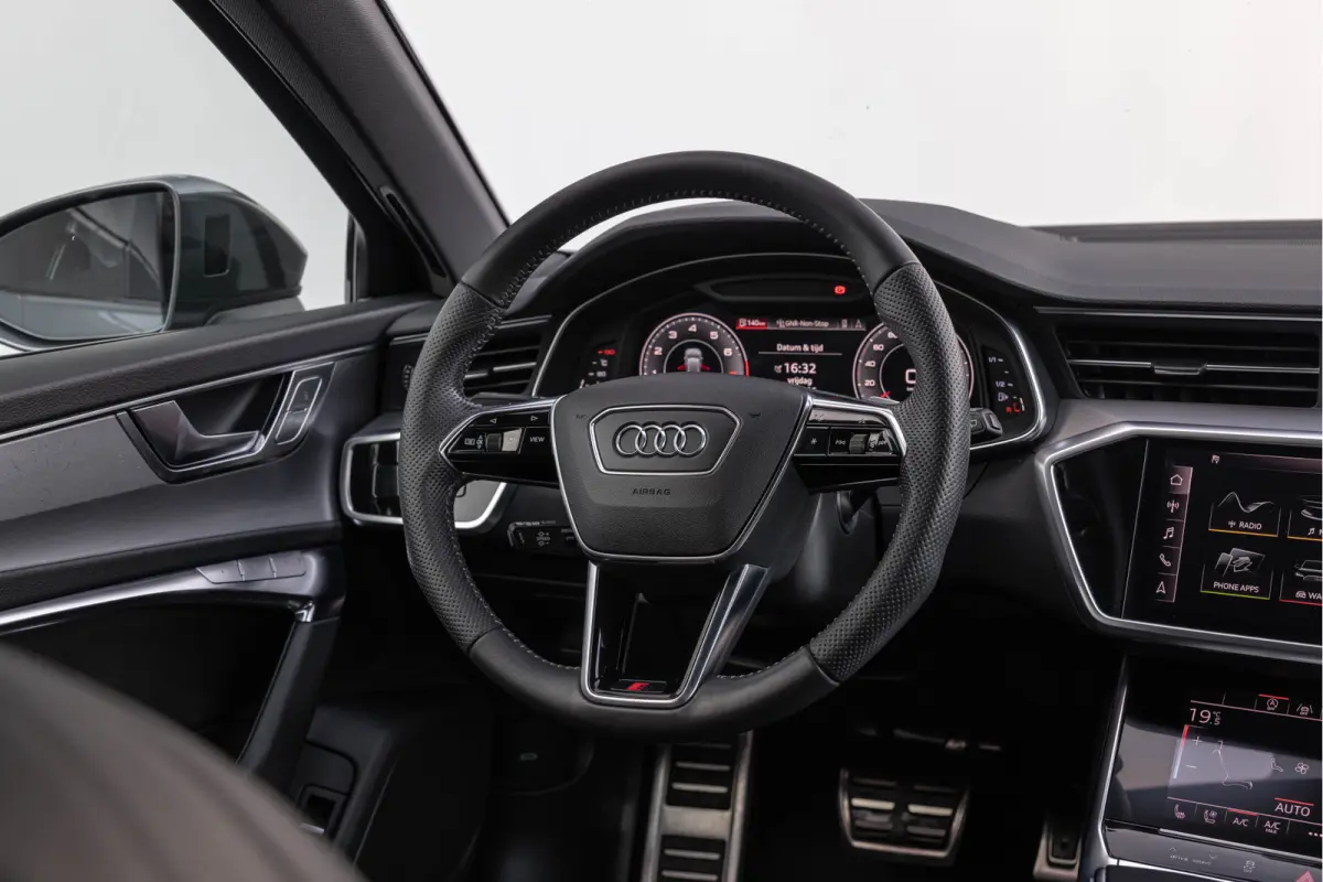55 TFSI Quattro 340pk S-line Luchtv. HD-Matrix 4-wielsturing Standkachel ACC