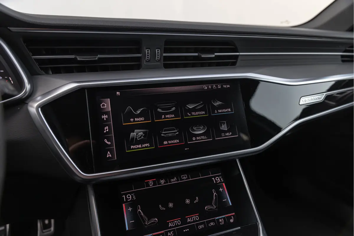 55 TFSI Quattro 340pk S-line Luchtv. HD-Matrix 4-wielsturing Standkachel ACC