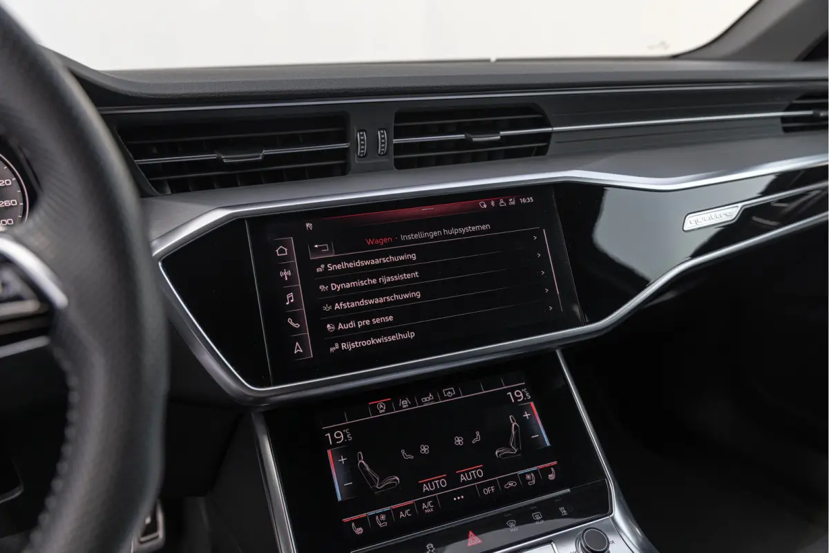 55 TFSI Quattro 340pk S-line Luchtv. HD-Matrix 4-wielsturing Standkachel ACC