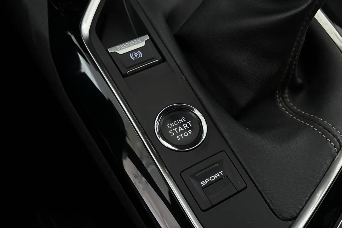 1.2 PureTech GT Black Pack Trekhaak Keyless Stoelverwarming