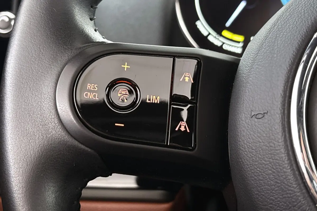 1.5 Cooper ALL4 Classic Pano Leder Harman Kardon Stoelverwarming Camera