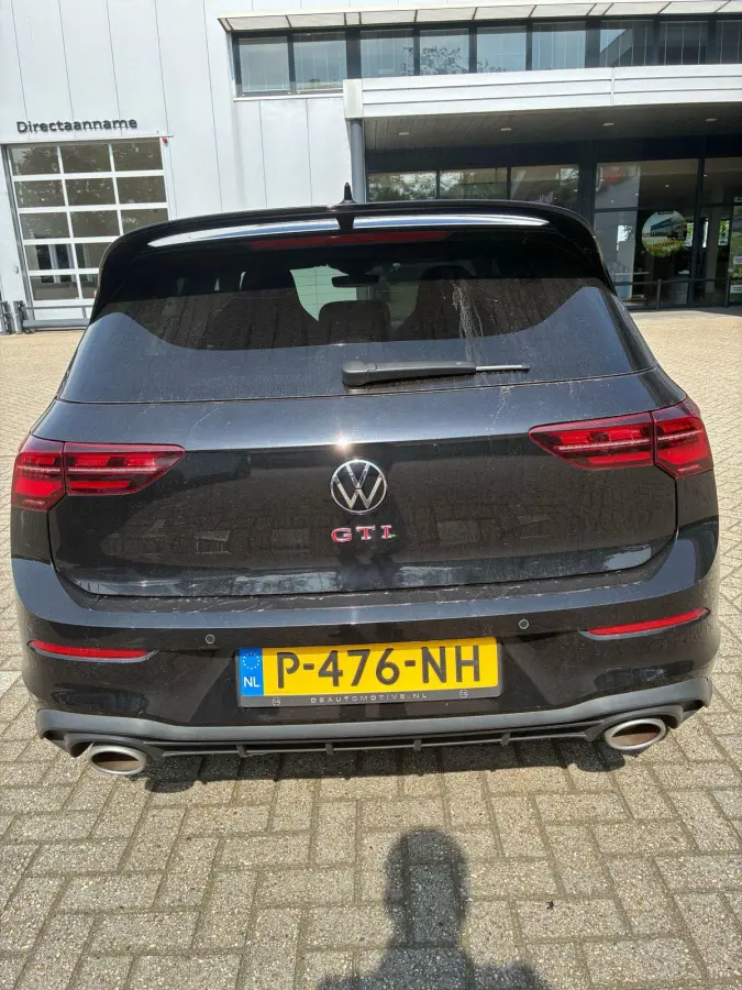2.0 TSI GTI | Panorama dak | Head-up display | Stoelverwarming | Camera | 19 Inch Velgen | Parkeersensoren | Cruise control |