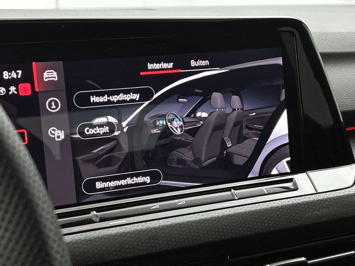 2.0 TSI GTI | Panorama dak | Head-up display | Stoelverwarming | Camera | 19 Inch Velgen | Parkeersensoren | Cruise control |