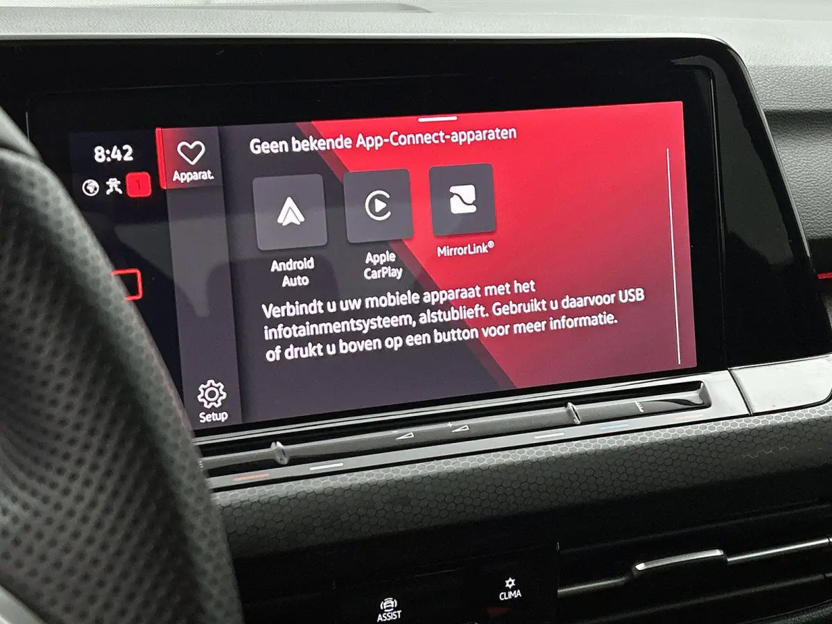 2.0 TSI GTI | Panorama dak | Head-up display | Stoelverwarming | Camera | 19 Inch Velgen | Parkeersensoren | Cruise control |