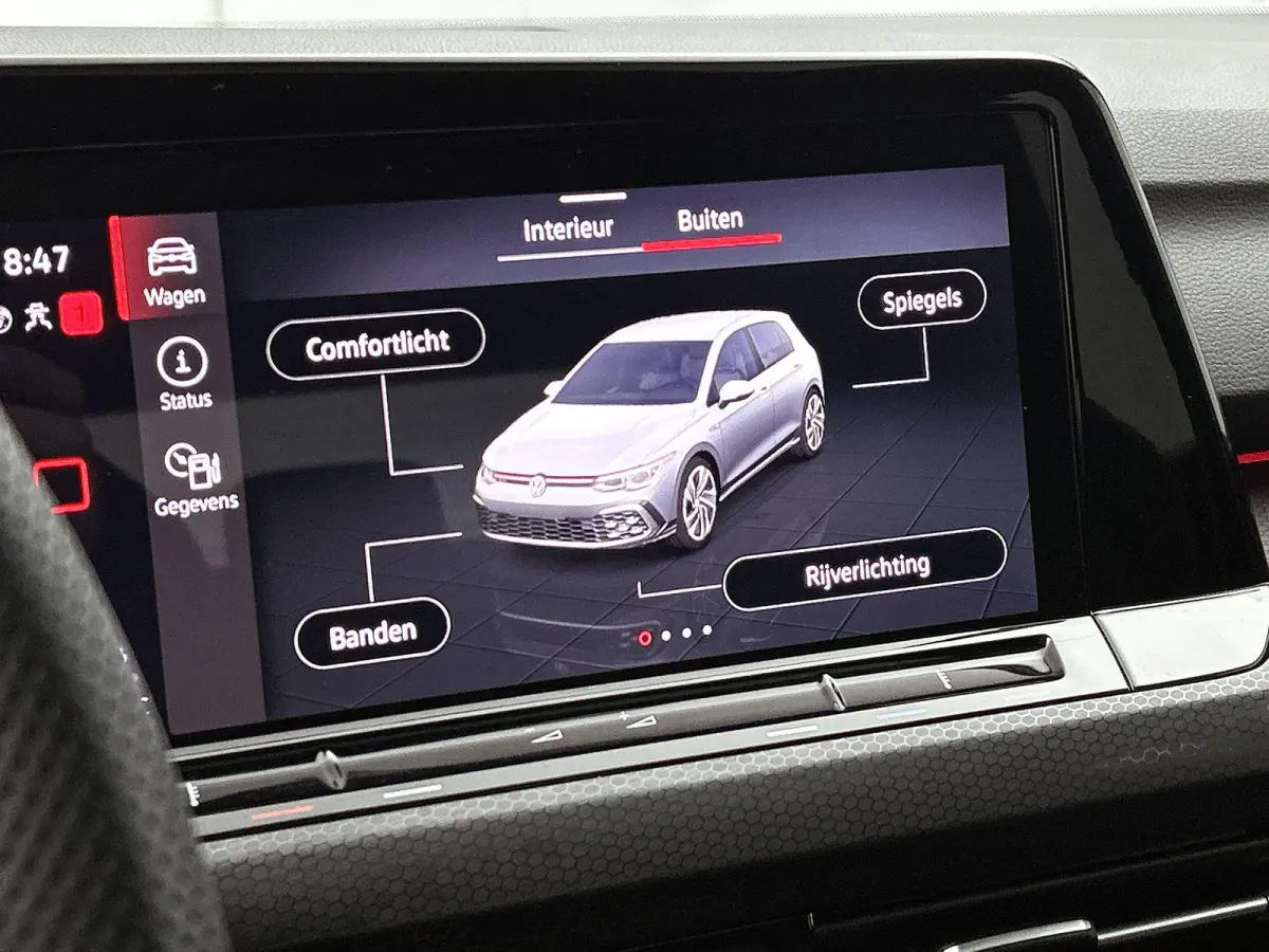 2.0 TSI GTI | Panorama dak | Head-up display | Stoelverwarming | Camera | 19 Inch Velgen | Parkeersensoren | Cruise control |