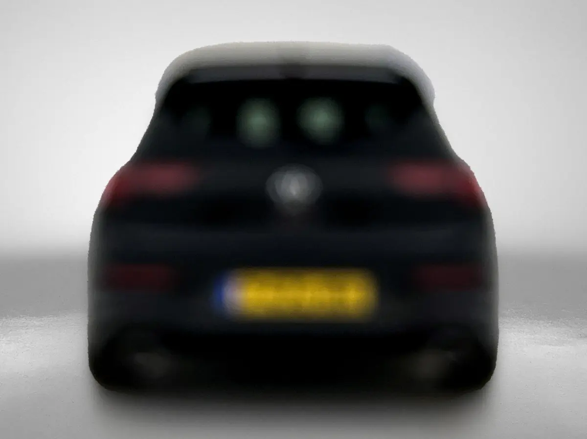 2.0 TSI GTI | Panorama dak | Head-up display | Stoelverwarming | Camera | 19 Inch Velgen | Parkeersensoren | Cruise control |