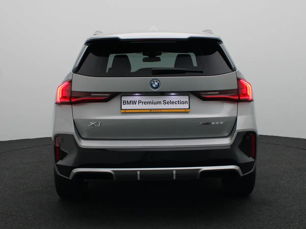 xDrive25e M Sportpakket | Trekhaak | Parking Assistant | 18''