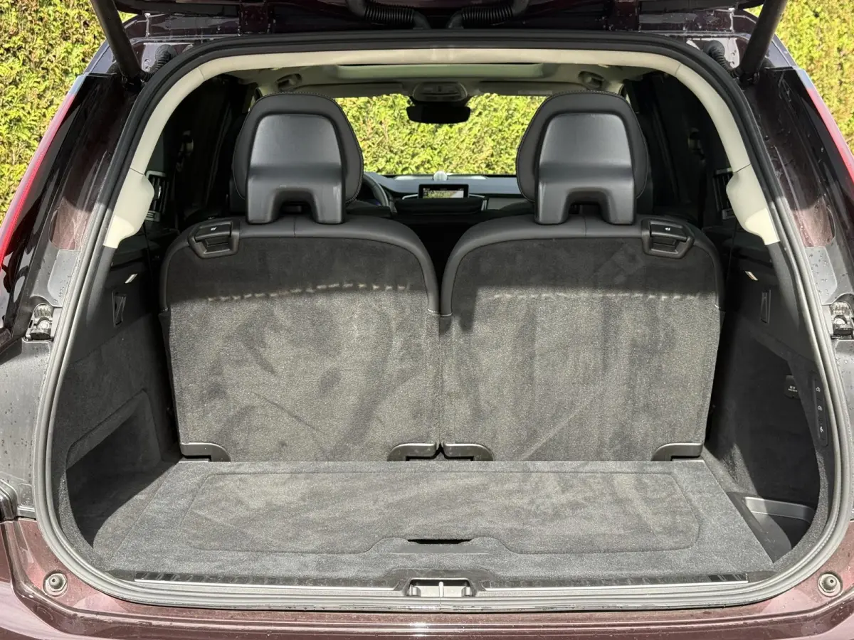T8 Plug-in hybrid AWD Ultra Dark
