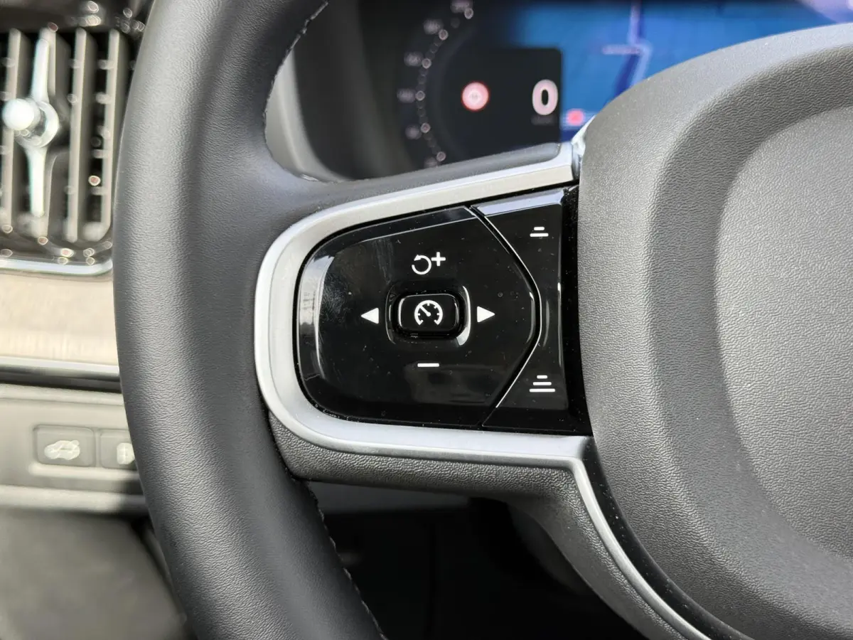 T8 Plug-in hybrid AWD Ultra Dark