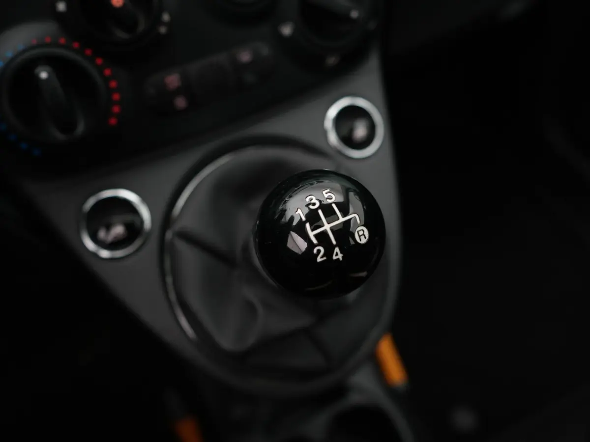 0.9 TwinAir Turbo Lounge |  Panoramisch glazen zonnedak met elektrisch zonnescherm | start/stop systeem | Airco | 12 Maanden BOVAG Garantie |