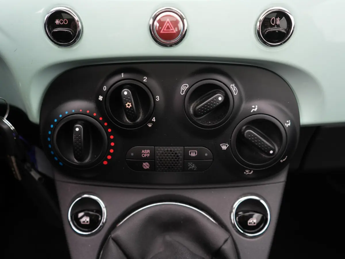 0.9 TwinAir Turbo Lounge |  Panoramisch glazen zonnedak met elektrisch zonnescherm | start/stop systeem | Airco | 12 Maanden BOVAG Garantie |