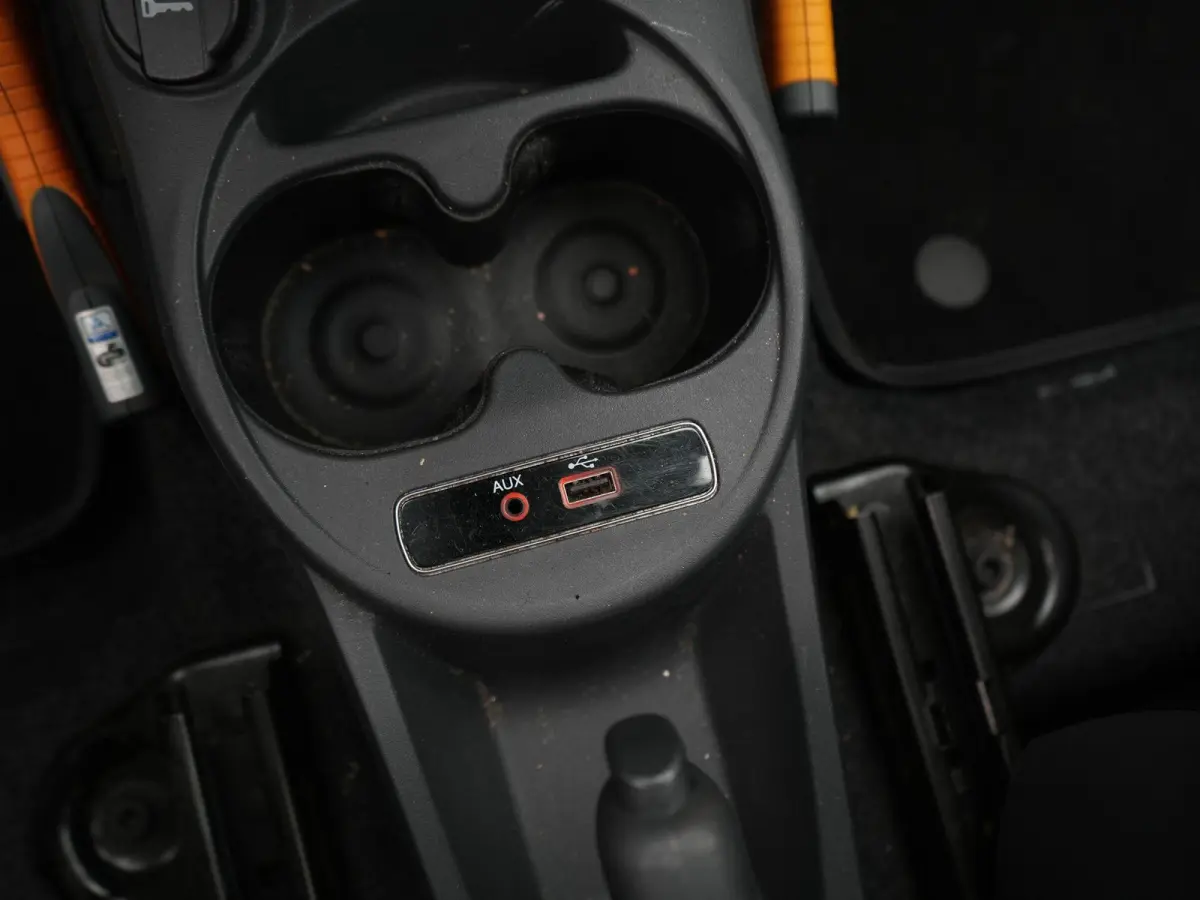 0.9 TwinAir Turbo Lounge |  Panoramisch glazen zonnedak met elektrisch zonnescherm | start/stop systeem | Airco | 12 Maanden BOVAG Garantie |