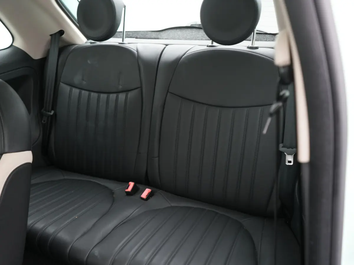 0.9 TwinAir Turbo Lounge |  Panoramisch glazen zonnedak met elektrisch zonnescherm | start/stop systeem | Airco | 12 Maanden BOVAG Garantie |
