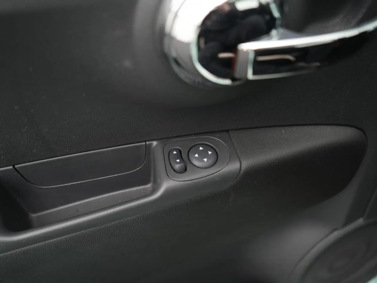 0.9 TwinAir Turbo Lounge |  Panoramisch glazen zonnedak met elektrisch zonnescherm | start/stop systeem | Airco | 12 Maanden BOVAG Garantie |