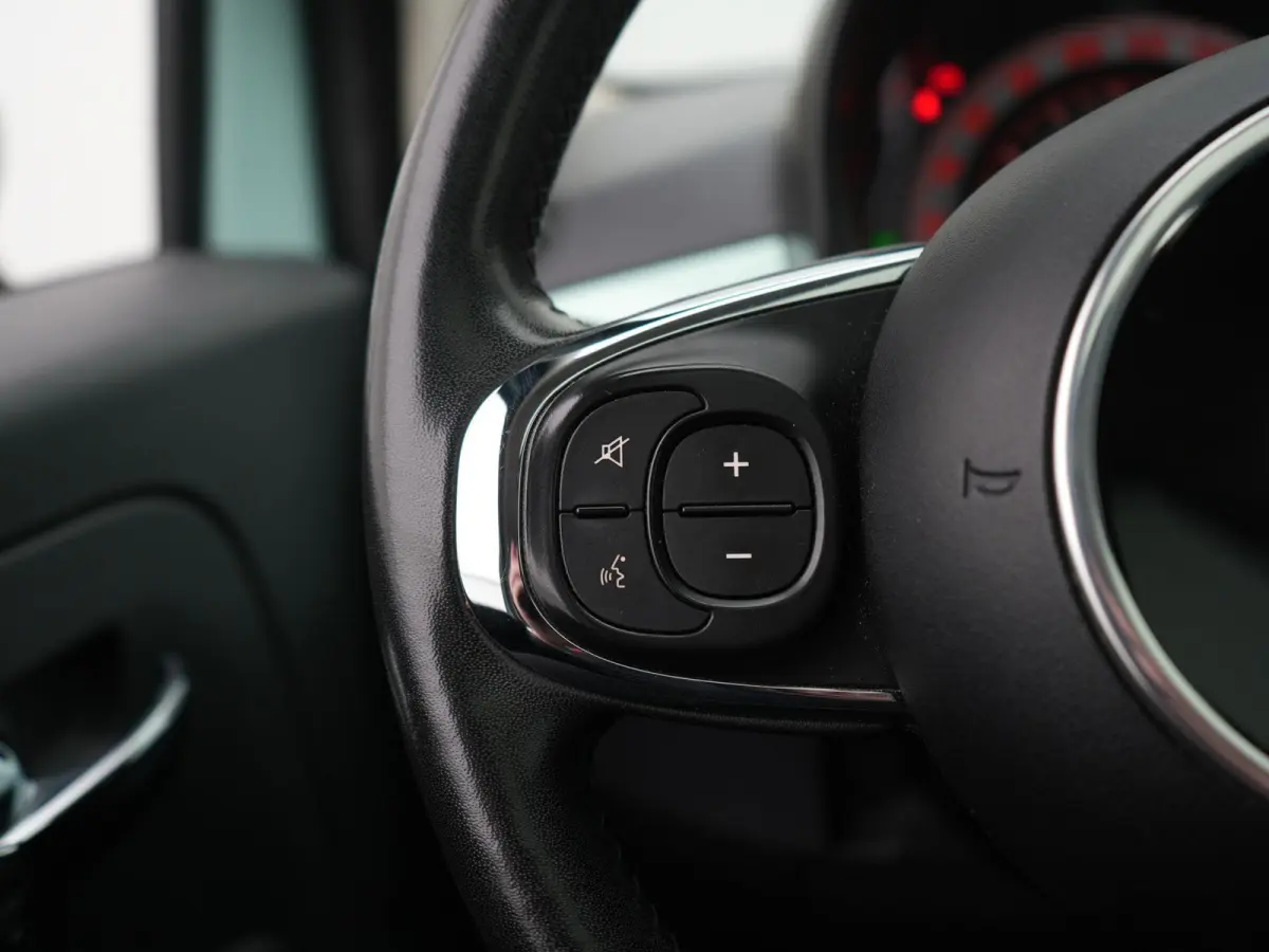 0.9 TwinAir Turbo Lounge |  Panoramisch glazen zonnedak met elektrisch zonnescherm | start/stop systeem | Airco | 12 Maanden BOVAG Garantie |