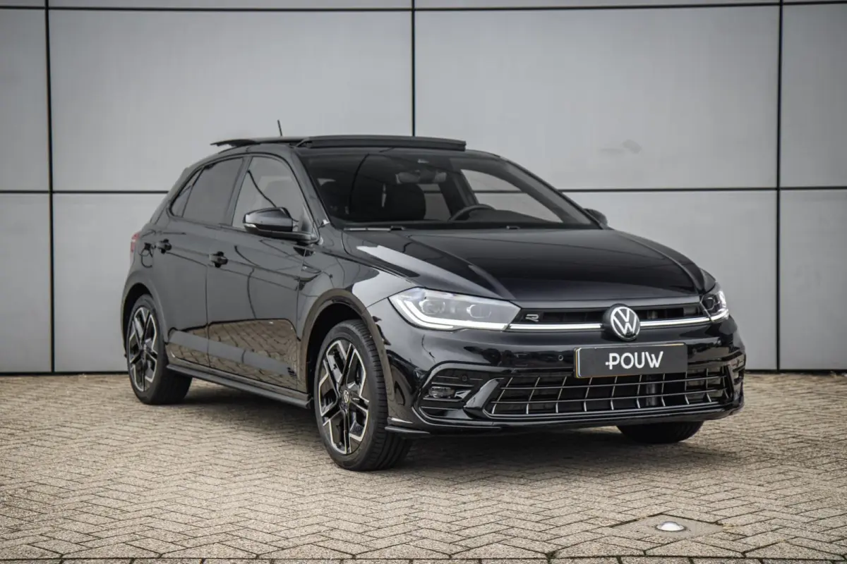 1.0 TSI 95pk R-Line Edition | Panoramadak | Matrix LED | Stoelverwarming | Achteruitrijcamera | Keyless | 17'' Velgen