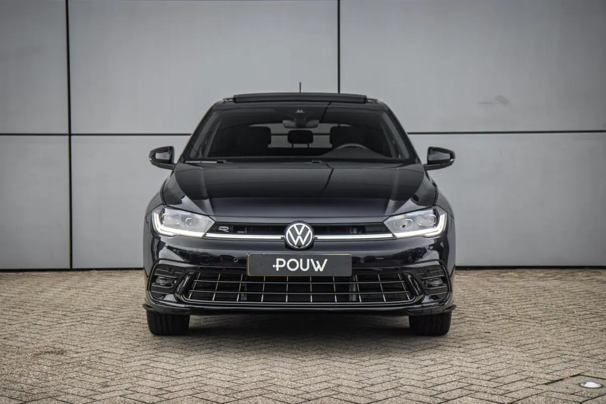 1.0 TSI 95pk R-Line Edition | Panoramadak | Matrix LED | Stoelverwarming | Achteruitrijcamera | Keyless | 17'' Velgen