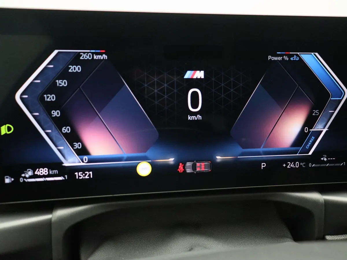 330e M Sportpakket | M Sport Edition | Comfort Pack | Stuurwielrand verwarmd | Trekhaak | Panoramadak | Elektrisch Verstelbare Sportstoelen | Active Cruise Control | DAB | HiFi | 18''